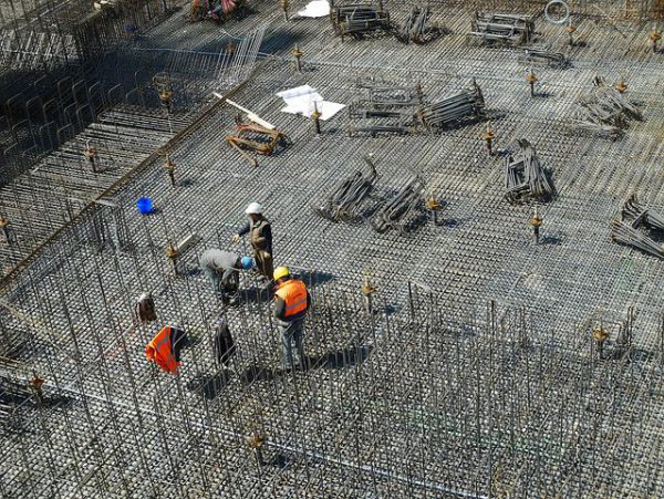 Którą kostkę brukową wybrać? Eksperci radzą